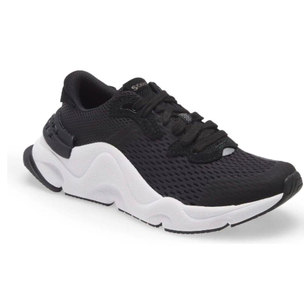 NWT SOREL Kinetic Rnegd Lace Sneaker